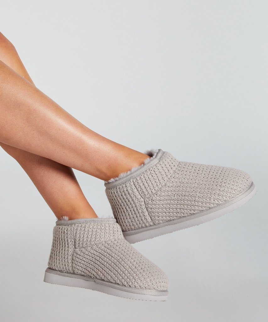SAAR CABLE KNIT BOOT SHORT - Soft Grey Melange